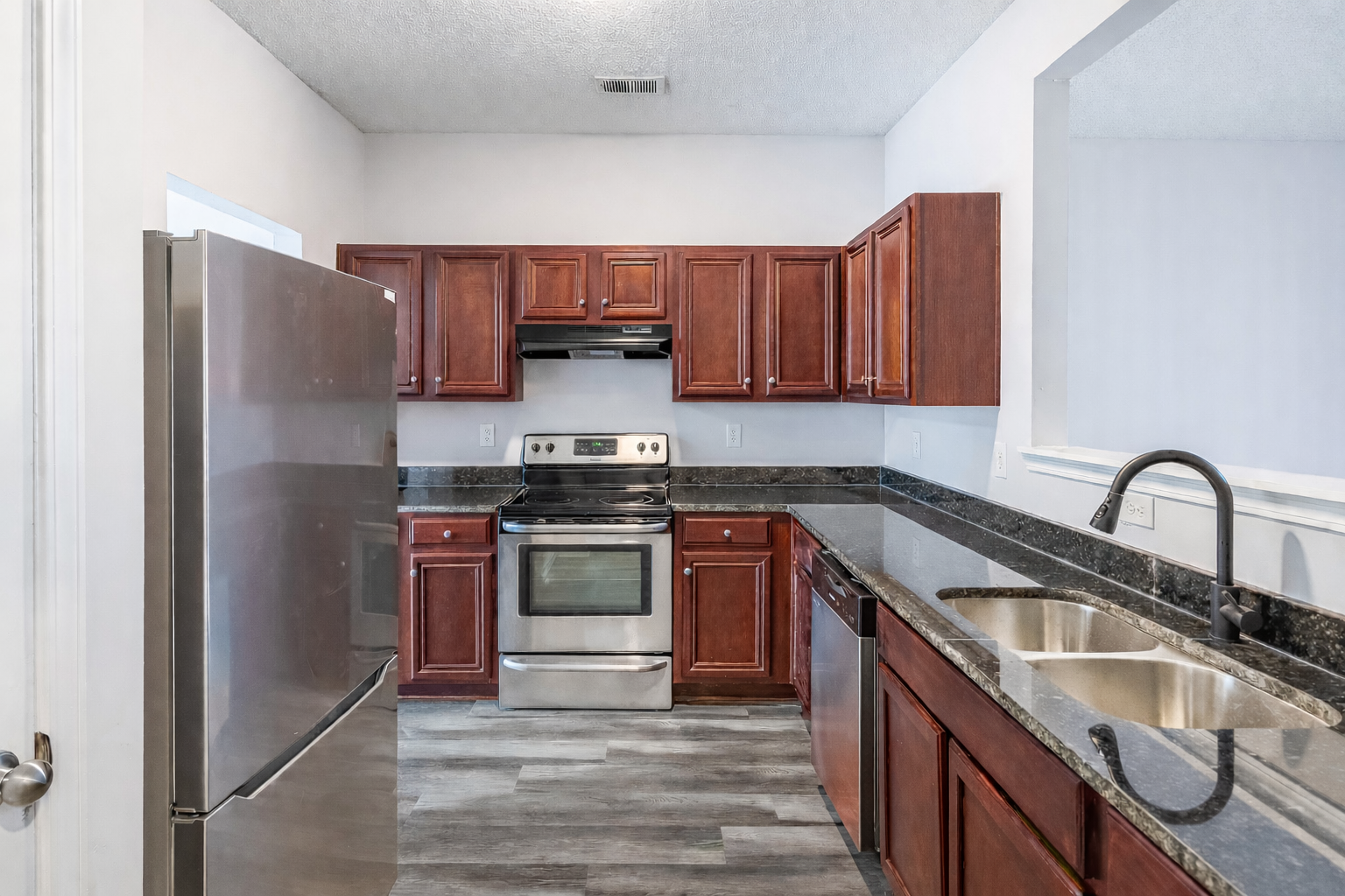 2272 Bigwood Trl kitchen